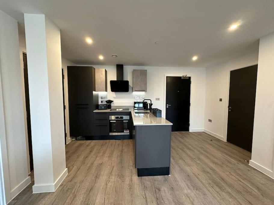 Stylish Central York Apartment Free Parking & Gym Екстер'єр фото