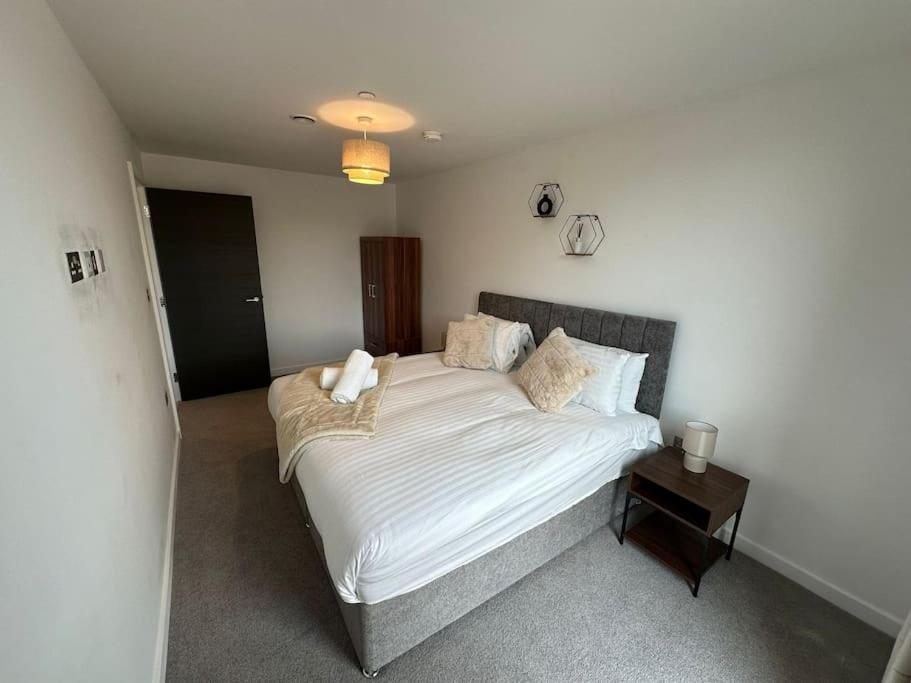 Stylish Central York Apartment Free Parking & Gym Екстер'єр фото