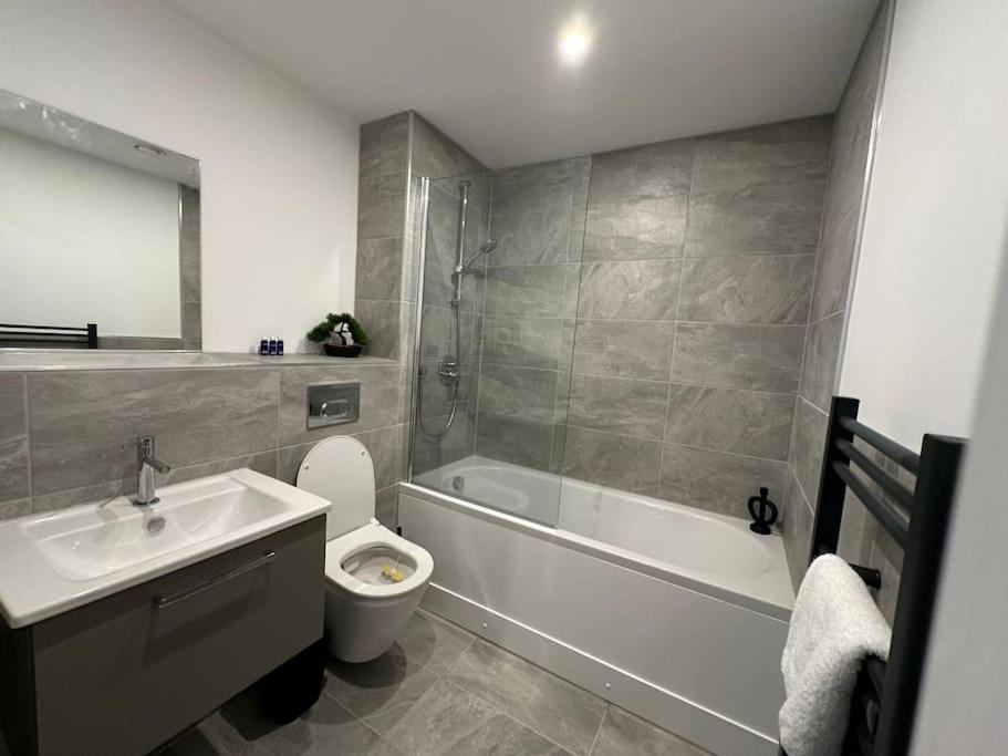 Stylish Central York Apartment Free Parking & Gym Екстер'єр фото