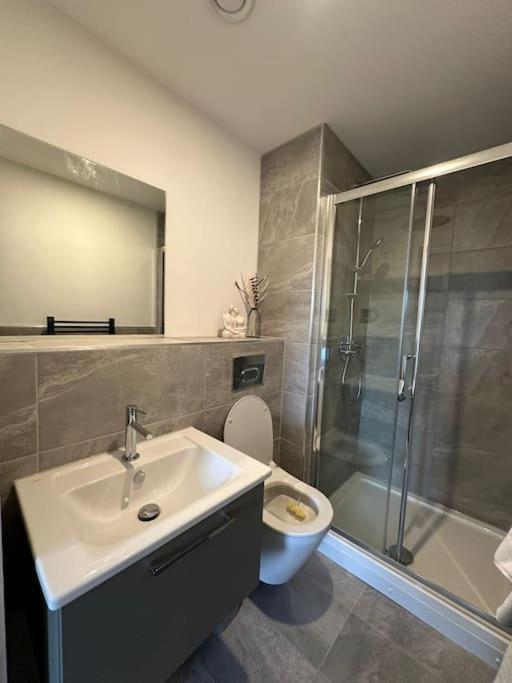 Stylish Central York Apartment Free Parking & Gym Екстер'єр фото